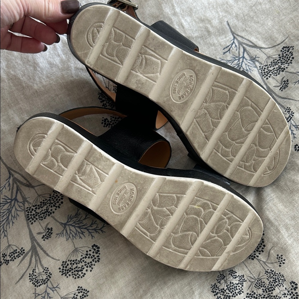 Kork-Ease Black Leather Open-Toe Sandals - Picture 4 of 5